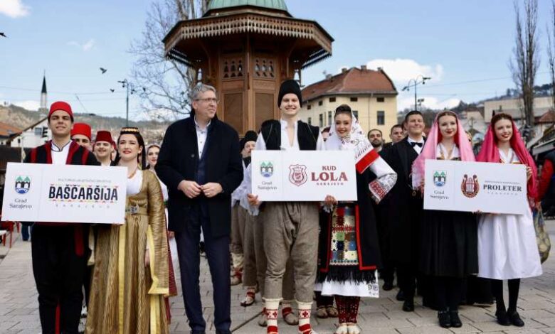 Svečani Defile Kulturno-Umjetničkih Društava: Proslava 6. Aprila Oživljava Tradiciju i Kulturu